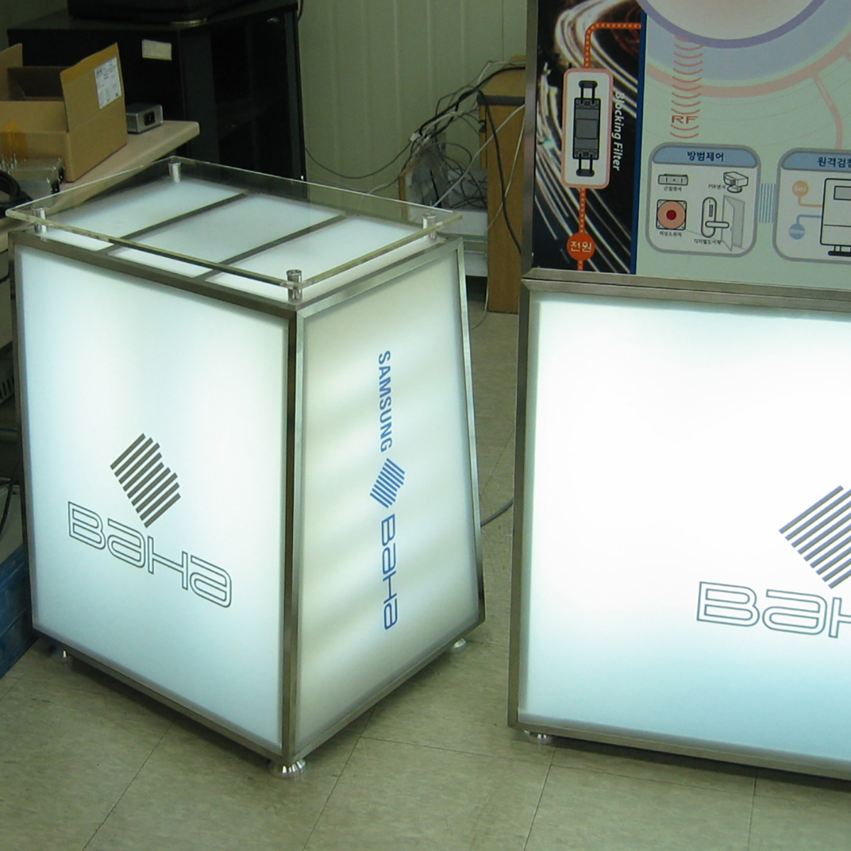 삼성 바하 전시장 테이블 디자인 및 제작납품