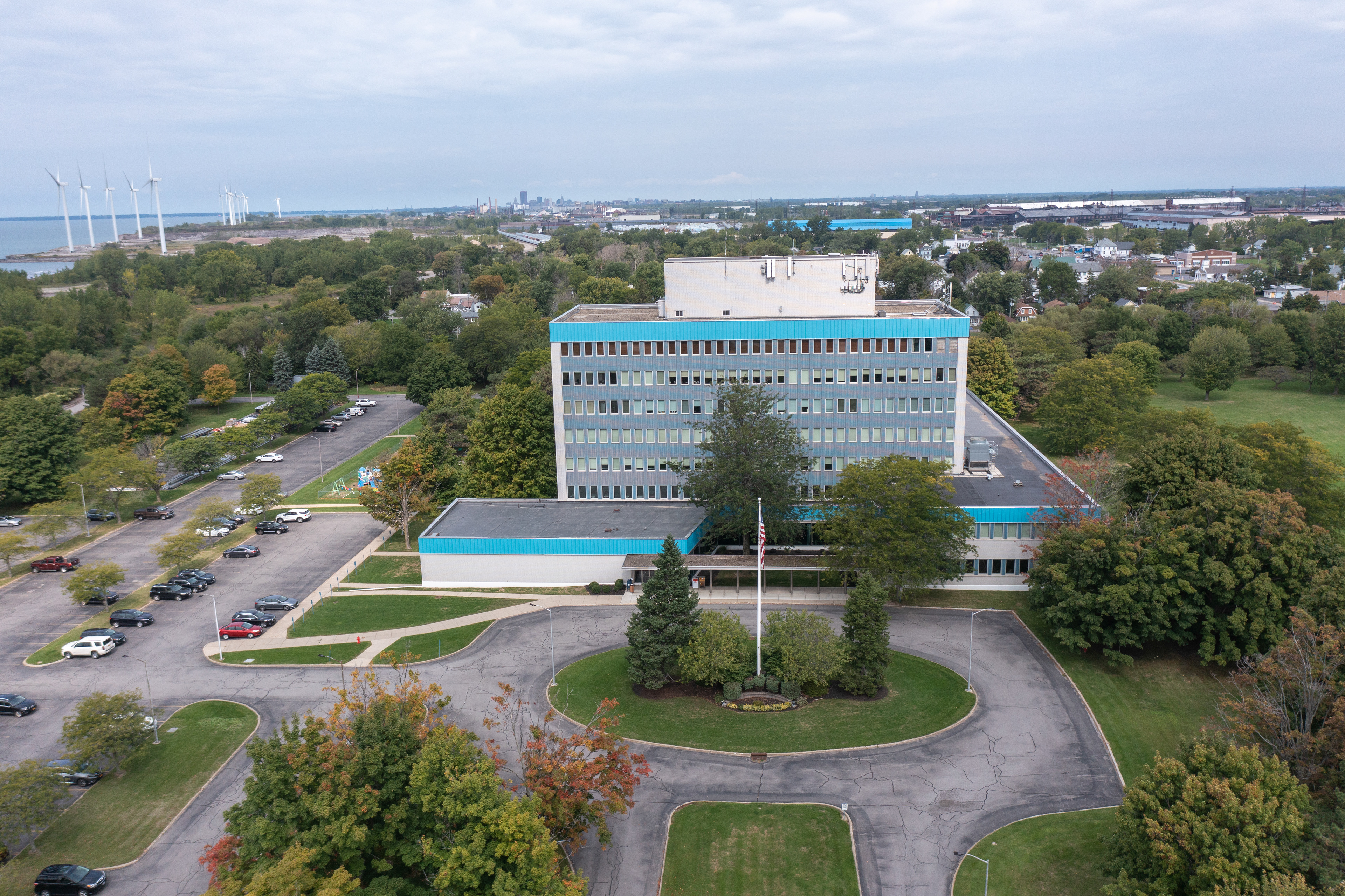 GATEWAY BUILDING, WOODLAWN