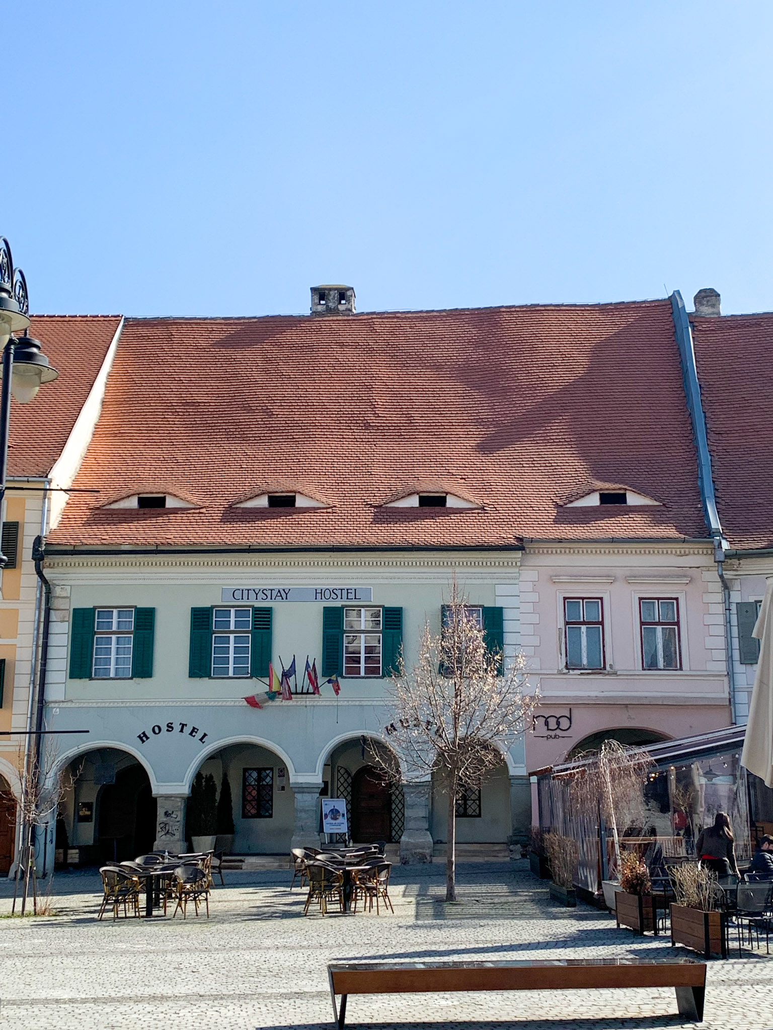 The arches were apparently indicative of markets from the ancient era - the arches would serve as natural umbrellas, shielding the market visitors from the elements.