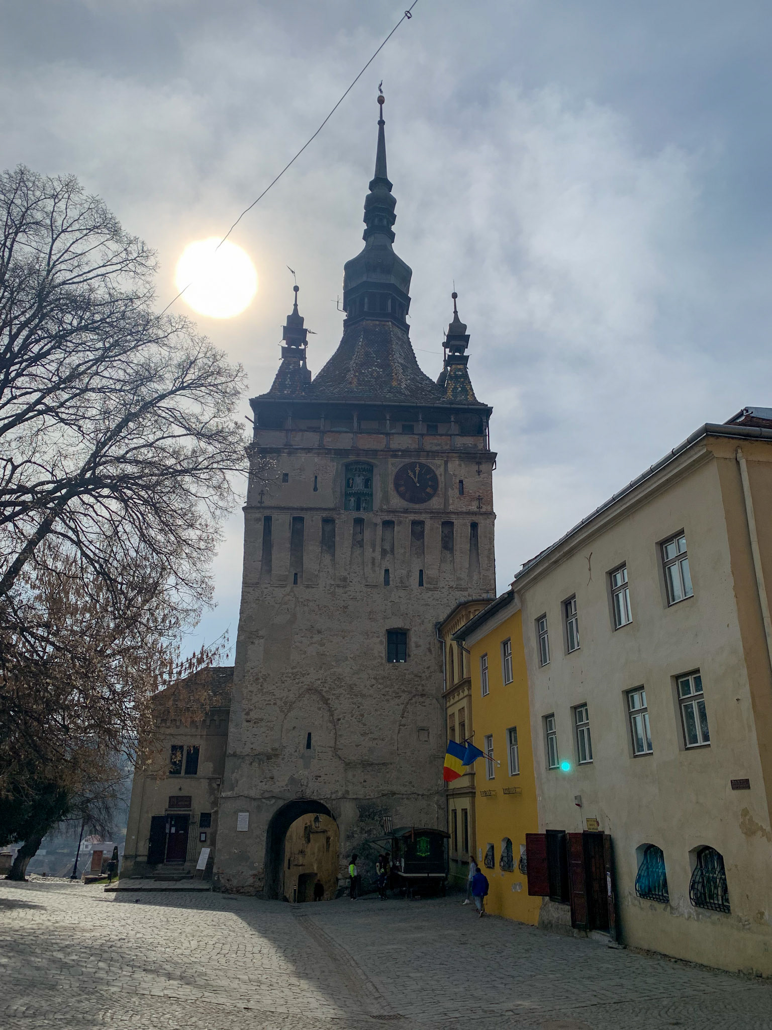 Bsesides the dial, the other elaborate mechanism of dolls and figures to indicate different days of the week