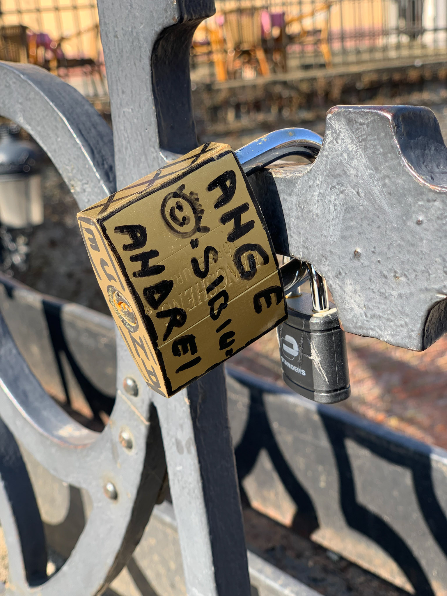 On the Bridge of Lies, now couples write their names on to locks and lock it to the bridge as a symbol of eternal love. Thankfully, the locks get removed occasionally.