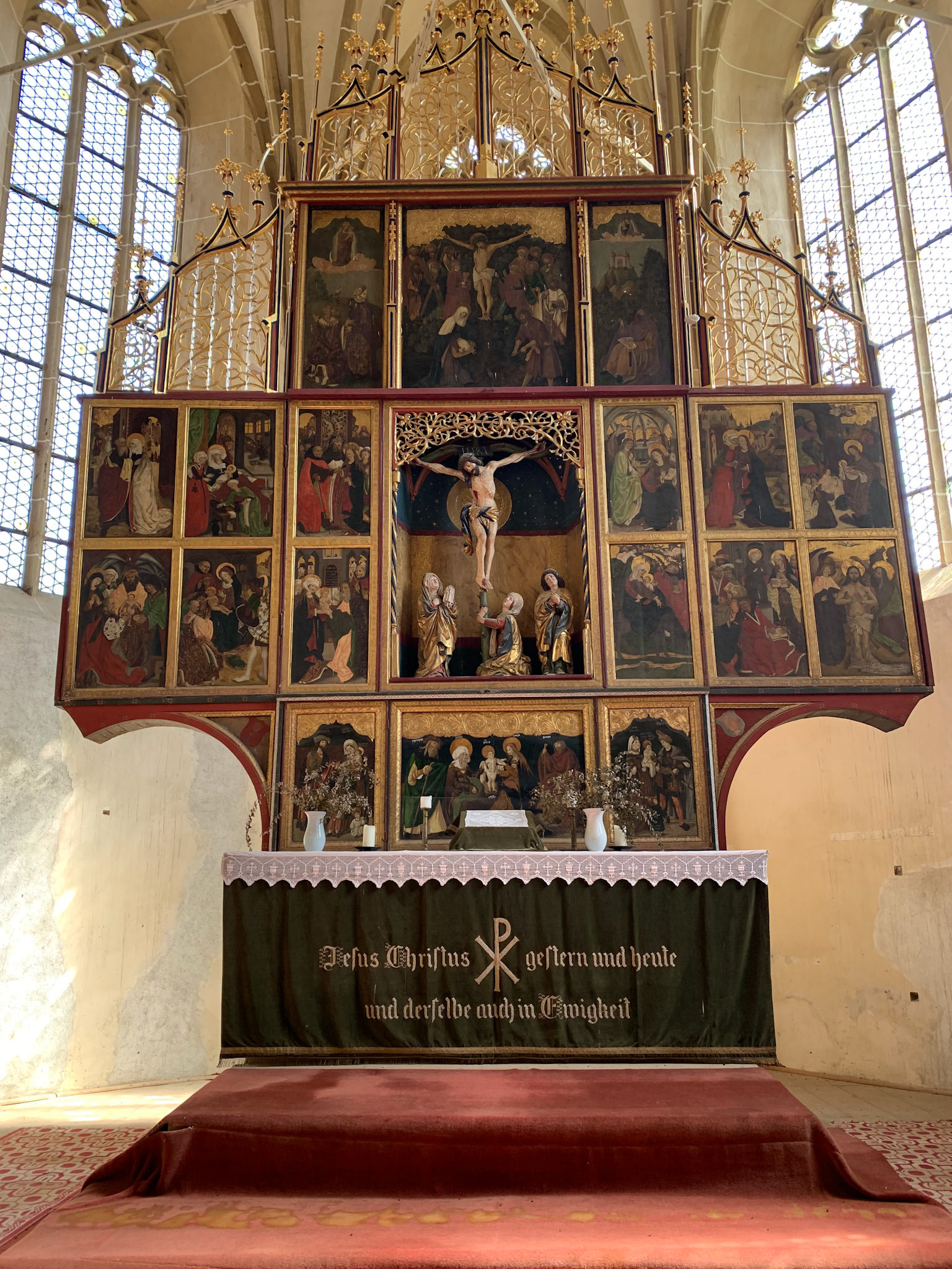 An impressive altar that could be folded at different points, depending on the festival