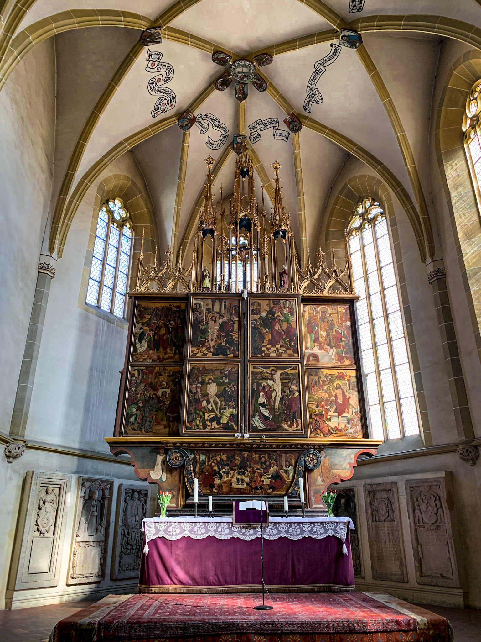 Another triptych altar