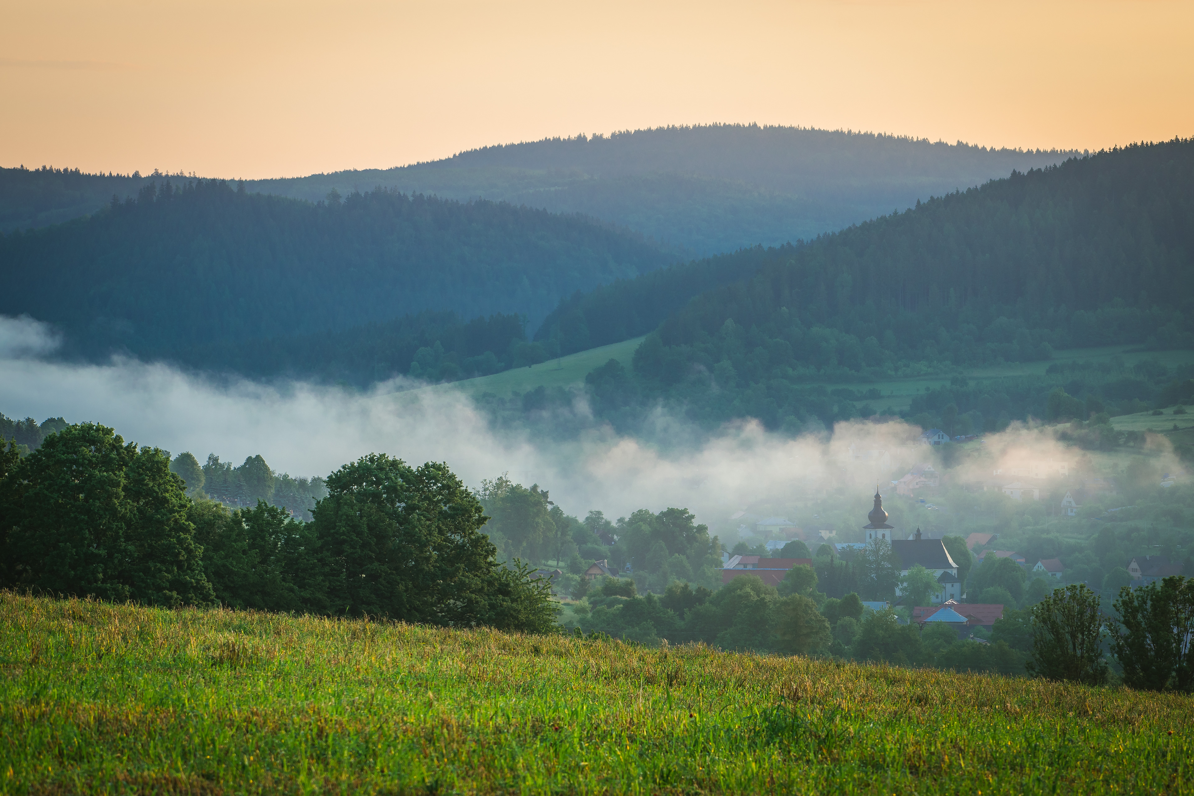 Svítání nad Lidečkem