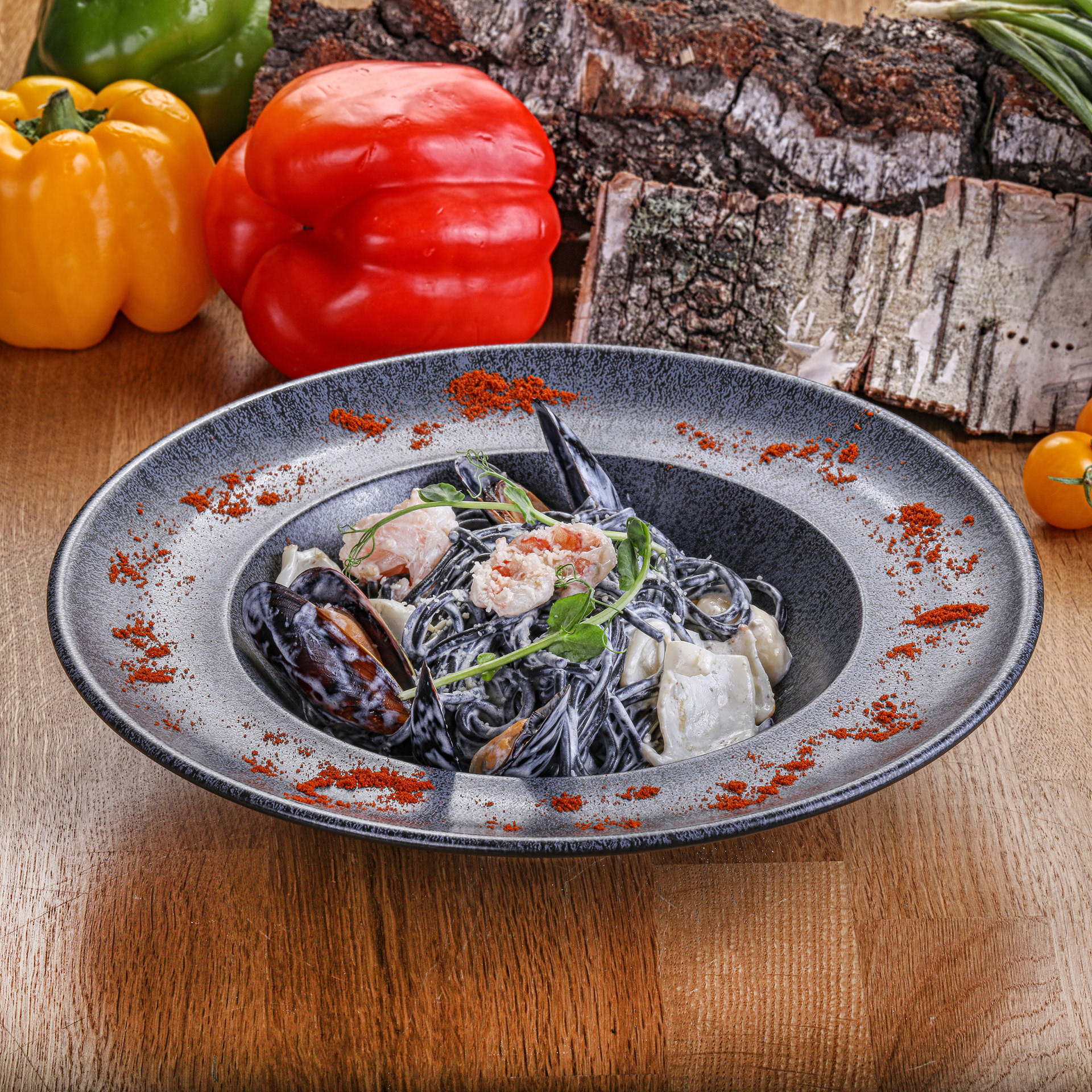 Черные спагетти с морепродуктами