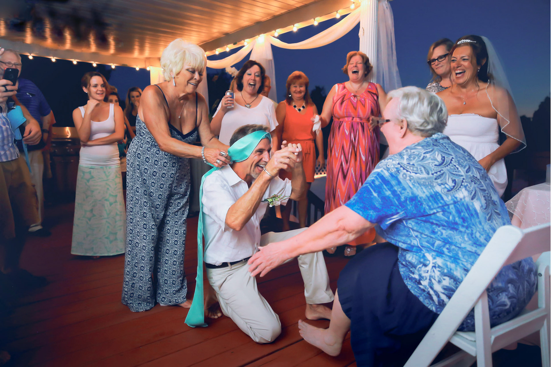 Reception Rhythms | Fast-reaction shots that capture the humor and spontaneity of the reception traditions.
