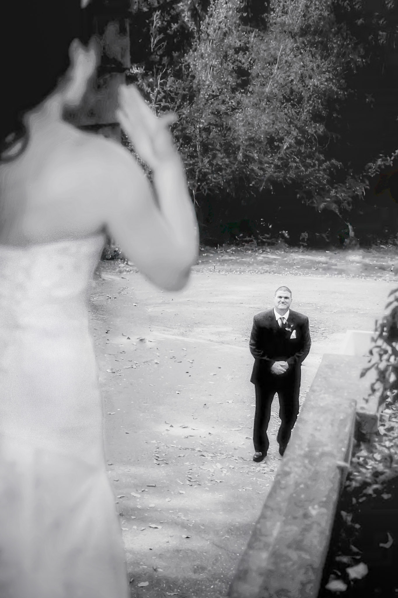 The Quiet Peak | Applying sports reflexes to capture the exact peak of an emotional first-look reaction.