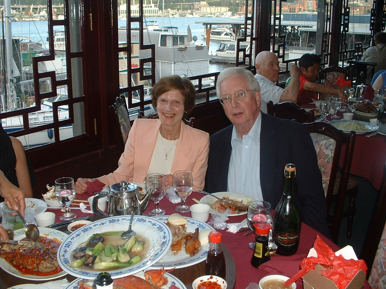 Un dîner « typique » chez Anthony's, à Sinclair Inlet, Bremerton, dans l'État de Washington