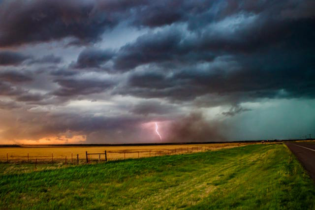 Storm Chasing Around Memphis Tx