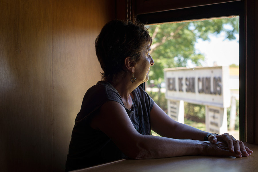Pour moi, il est très important de se rendre compte que le travail n’est pas seulement un moyen de gagner de l’argent. Et ce qui me pose un problème, c’est le terme «retraité» qui en Espagnol veut aussi dire «passif». Cette notion de «c’est fni», on ne fait plus rien, on n’est plus utile, ceci me pose vraiment des soucis. C’est pour cela que beaucoup de gens continuent à travailler le plus longtemps possible, comme si le fait de ne plus travailler était synonyme de ne plus vivre.