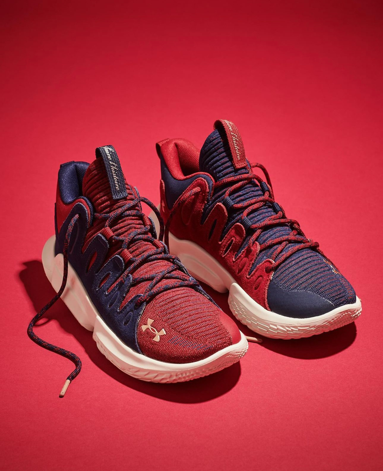 UA BREAKTHRU 5