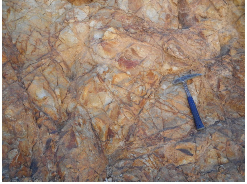 Intense veinlets of jarosite