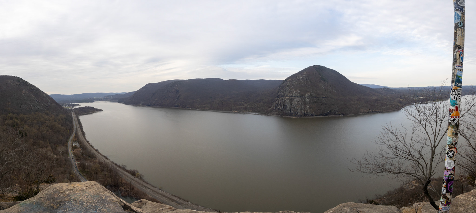 Still on the shelf, that is the flag pole with Storm King. The cut you see is Route 218. Below us is Metro North, and 9D
