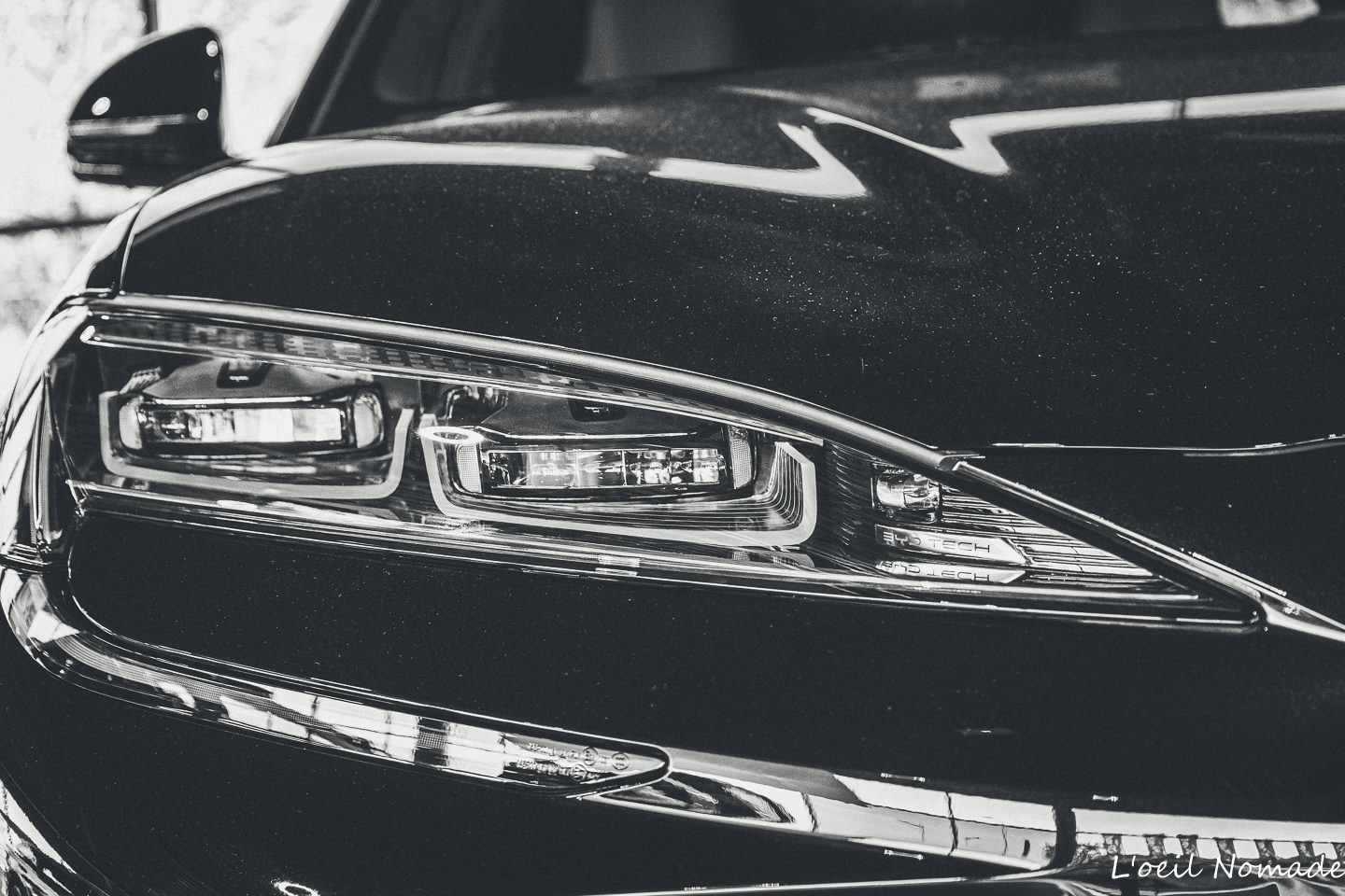 Optique technologique moderne automobile BYD SEAL, innovation électrique, photographie de détails véhicules pour branding concession.