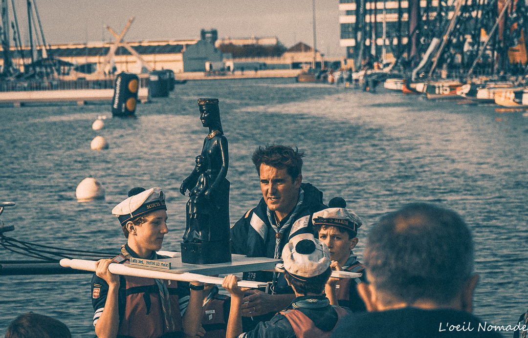 Reportage institutionnel et festif : documenter les moments forts et les rencontres entre les marins et leur public au Havre.
