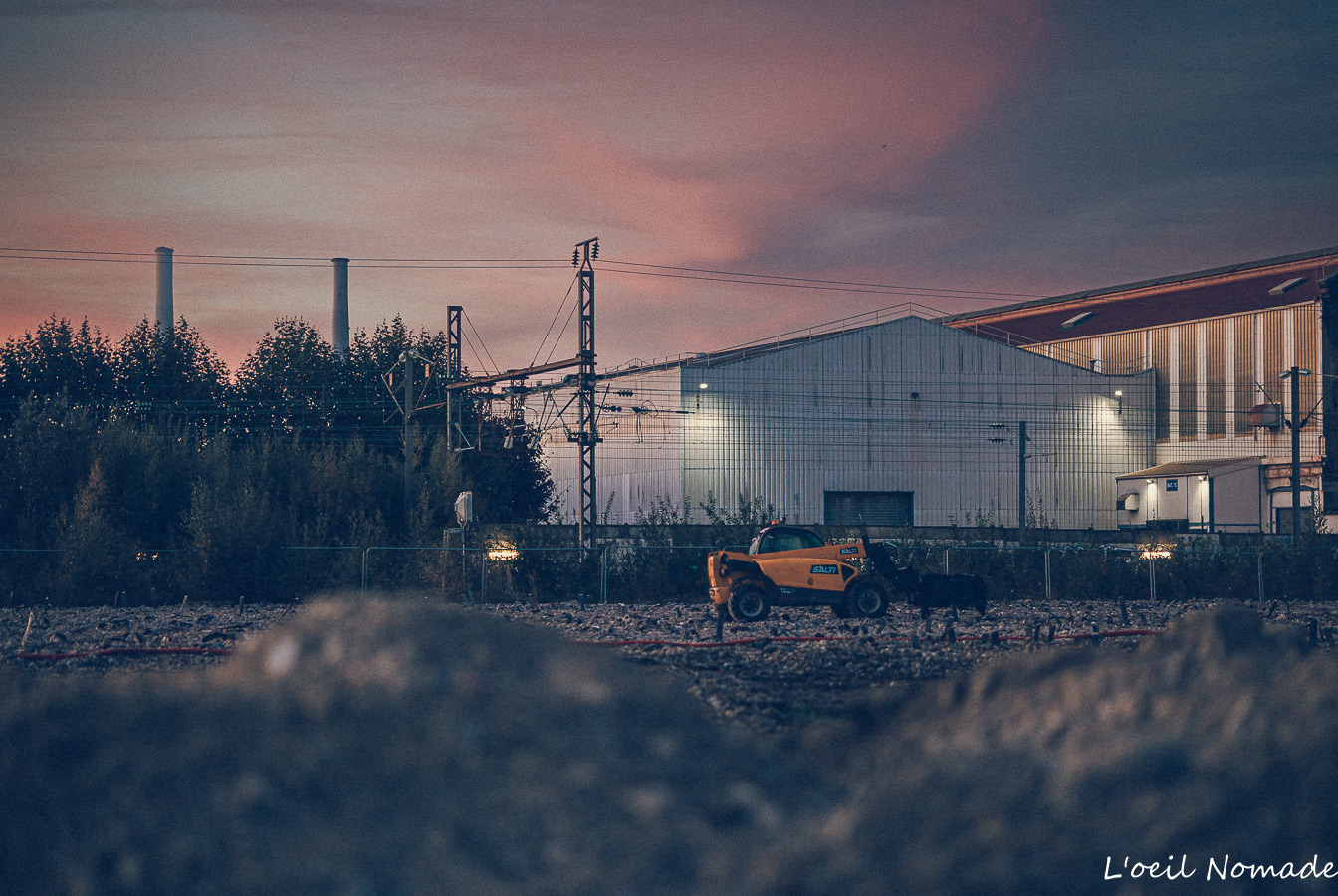 Reportage photo de chantier au Havre : capturer la puissance des engins de travaux publics en pleine métamorphose urbaine.