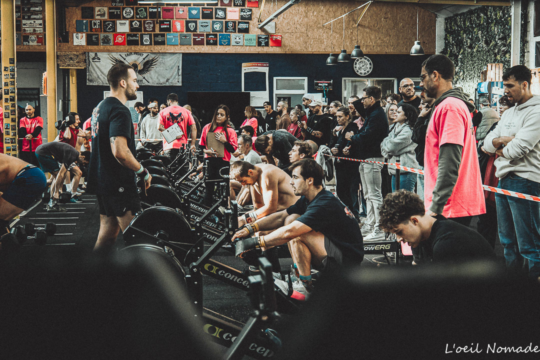 Photographie événementielle discrète, documenter l'instant sans lumière artificielle ni mise en scène forcée.