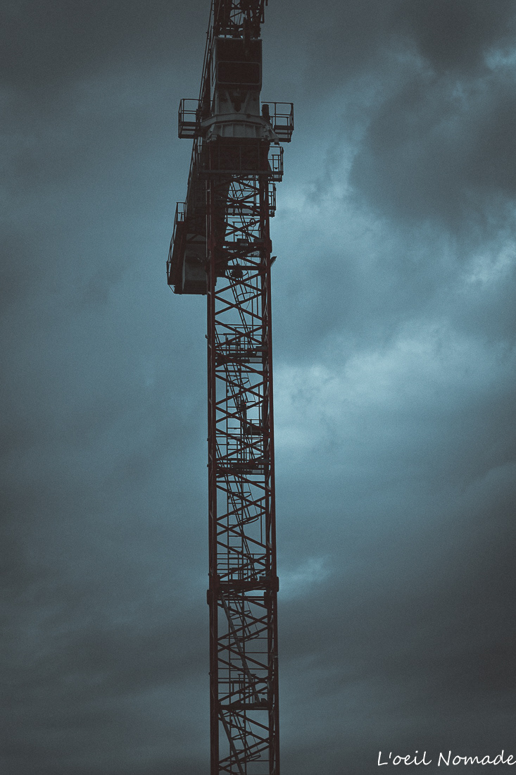 Grues et structures sur les travaux du tramway au Havre