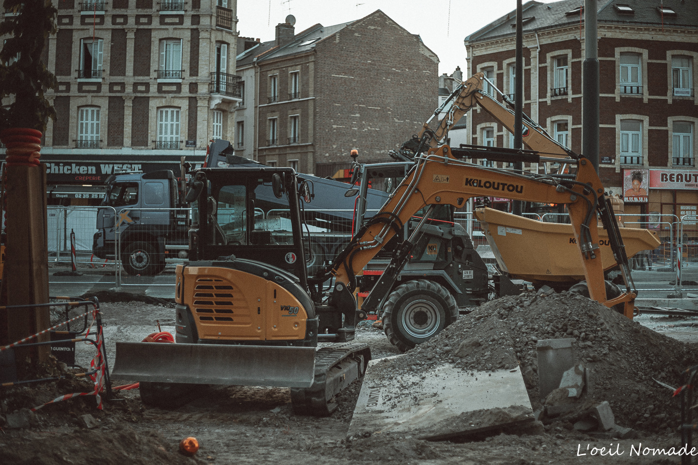 Pelleteuse sur le chantier du futur tramway du Havre