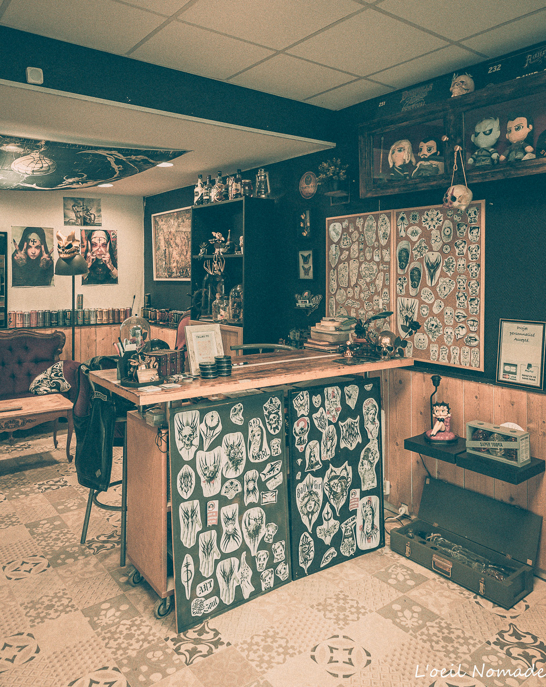 Reportage en studio de tatouage au Havre : immersion dans l'univers graphique et l'identité visuelle unique de Krake Ink.