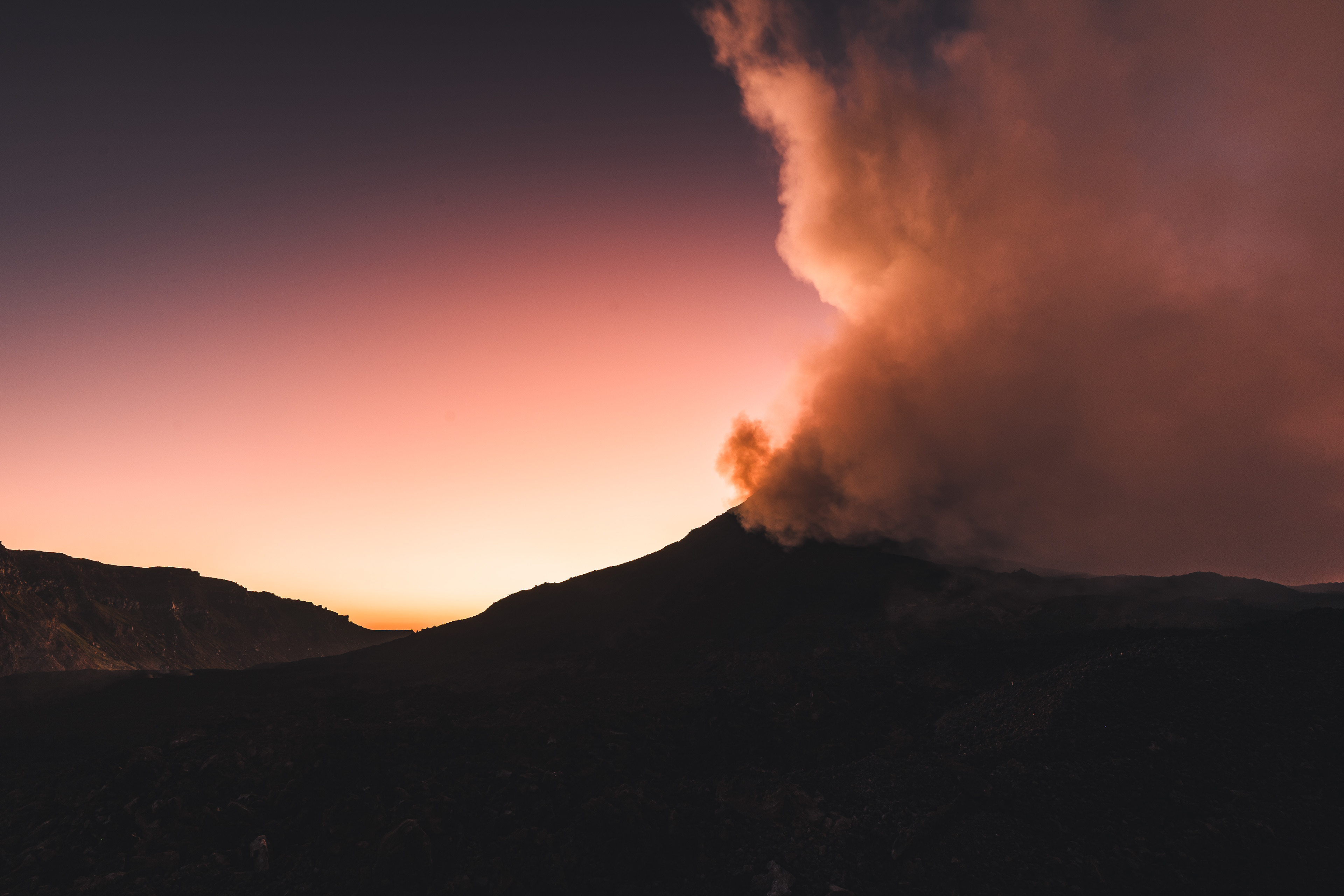Mt. Lewotolo, pohled z vrchu