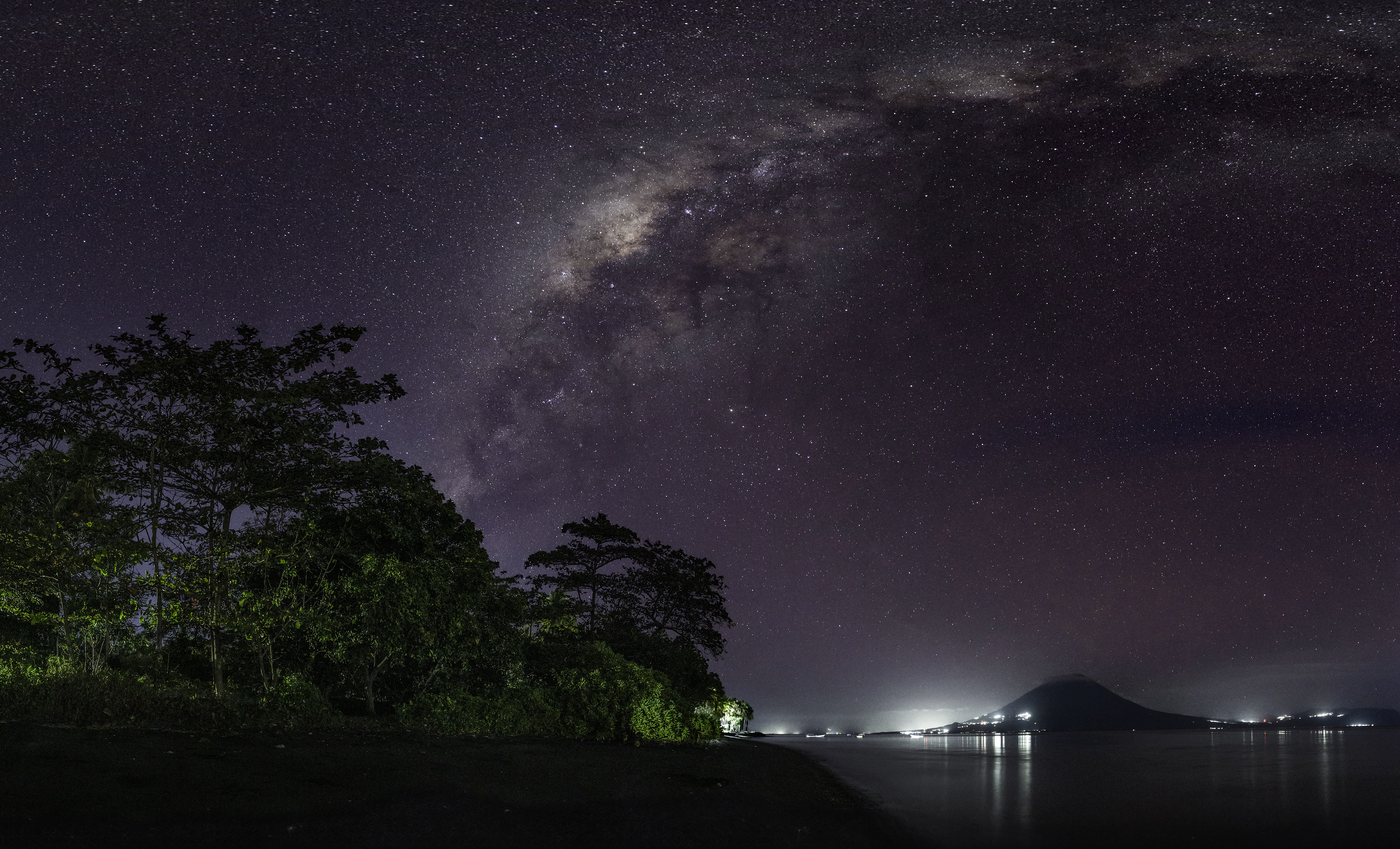 Černá pláž, Palau Lembata