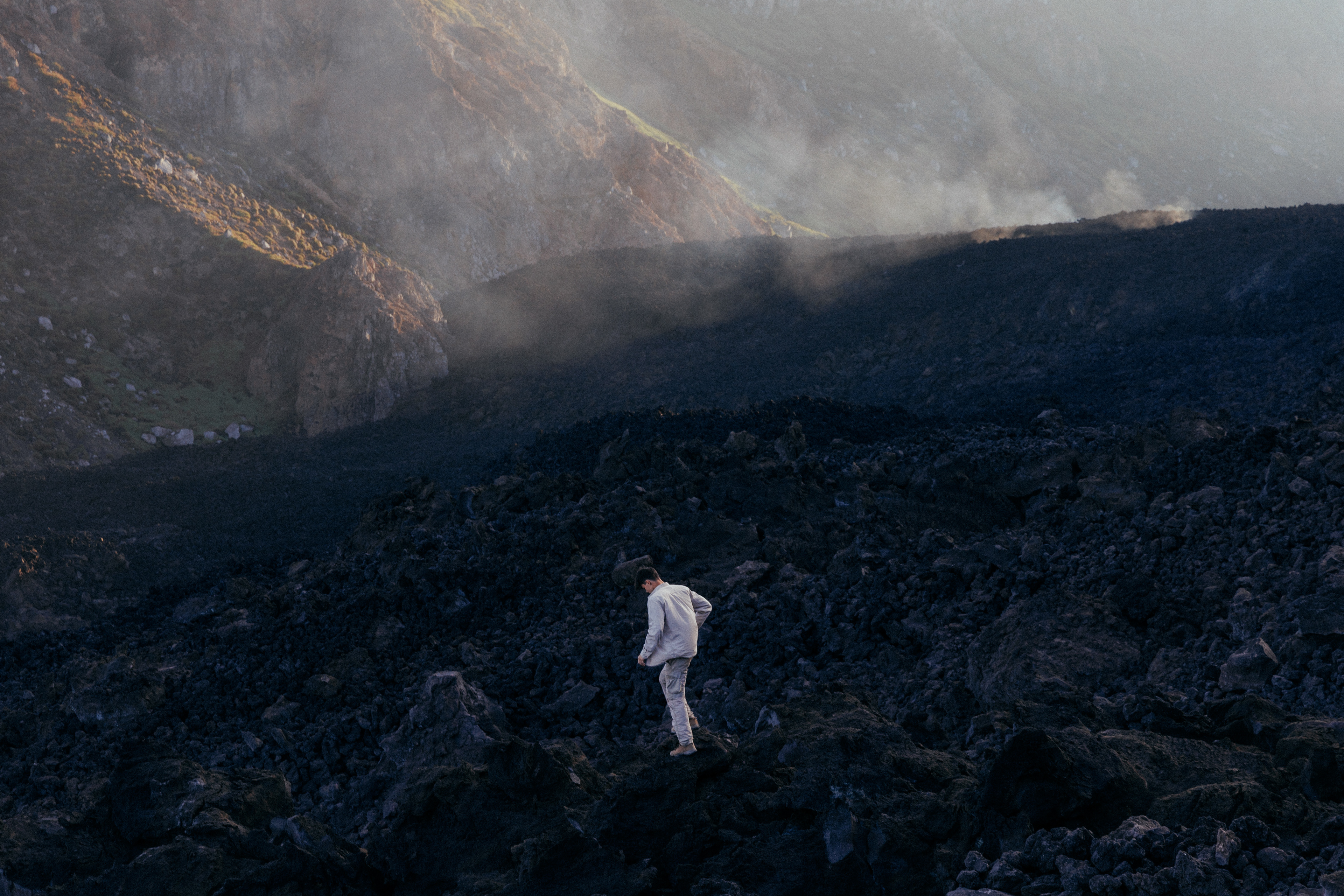 Sopečný kráter, Mt. Lewotolo