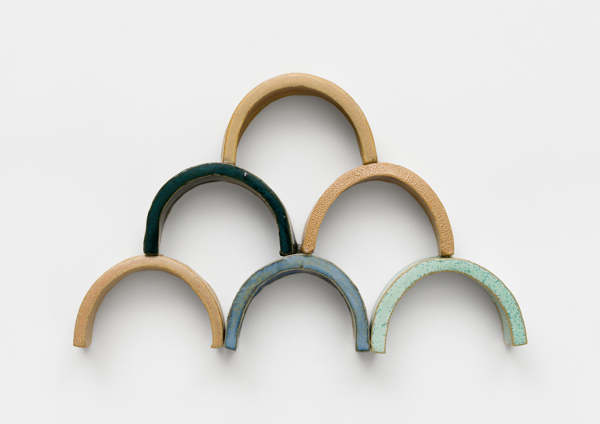 Série ornamentos. Ceramica esmaltada. aprox. 30 x 20 cm