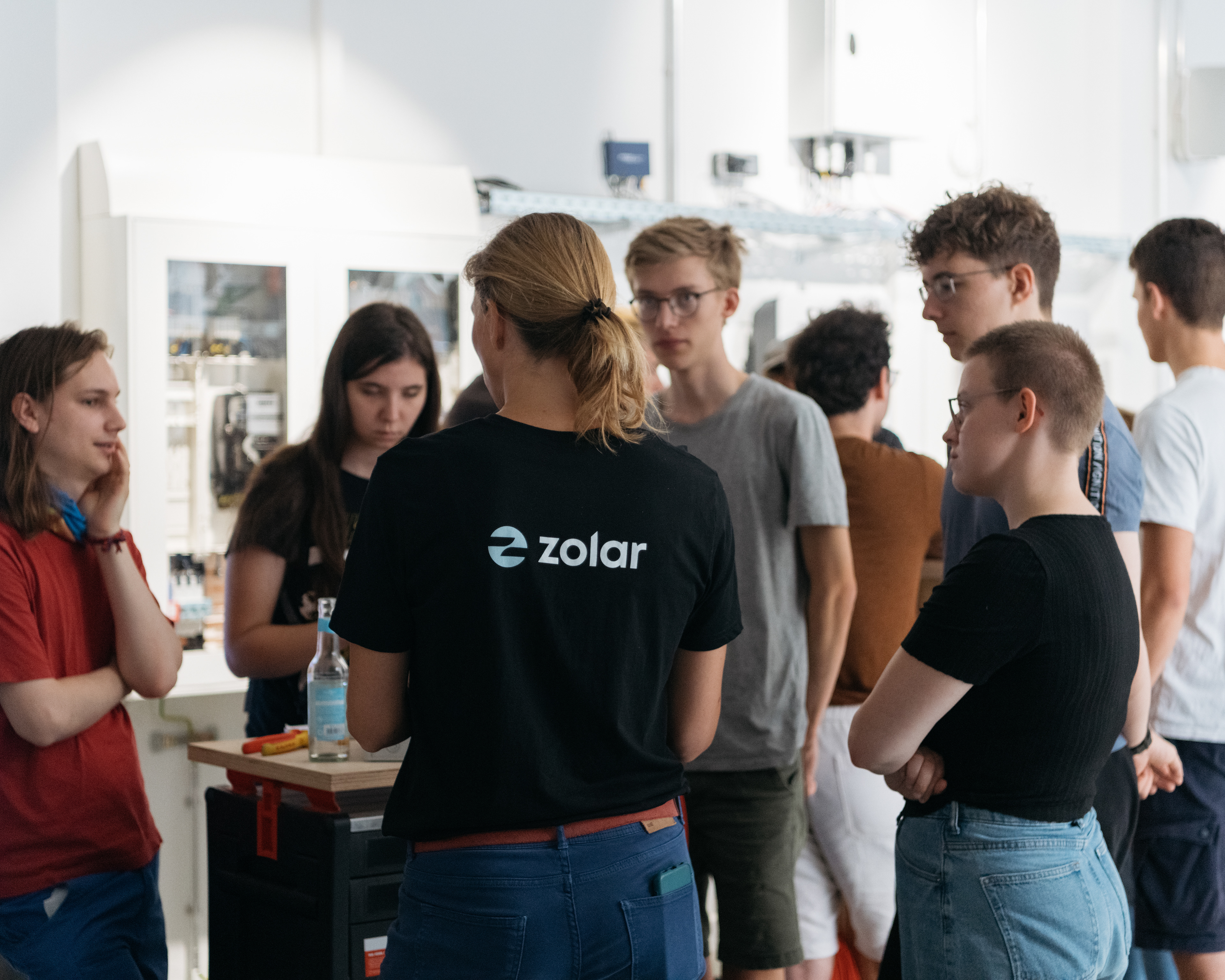 Workshop-Situation beim Solarcamp von Fridays for Future und Zolar zur Energiewende.