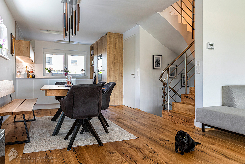 HIGH END REAL ESTATE