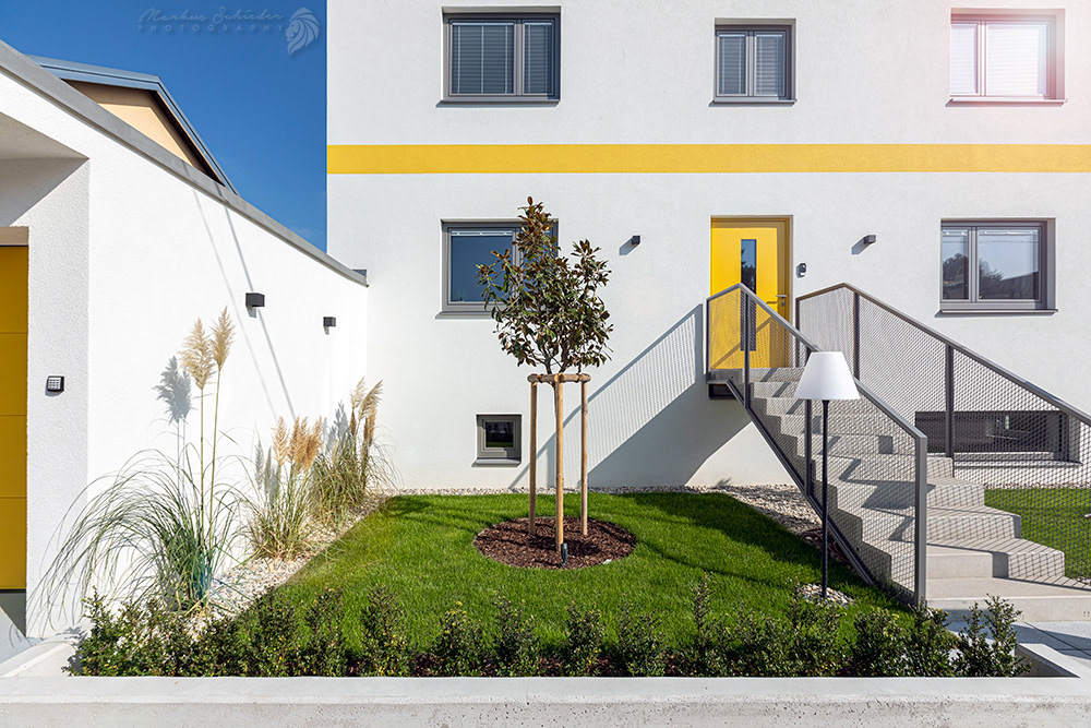 HIGH END REAL ESTATE