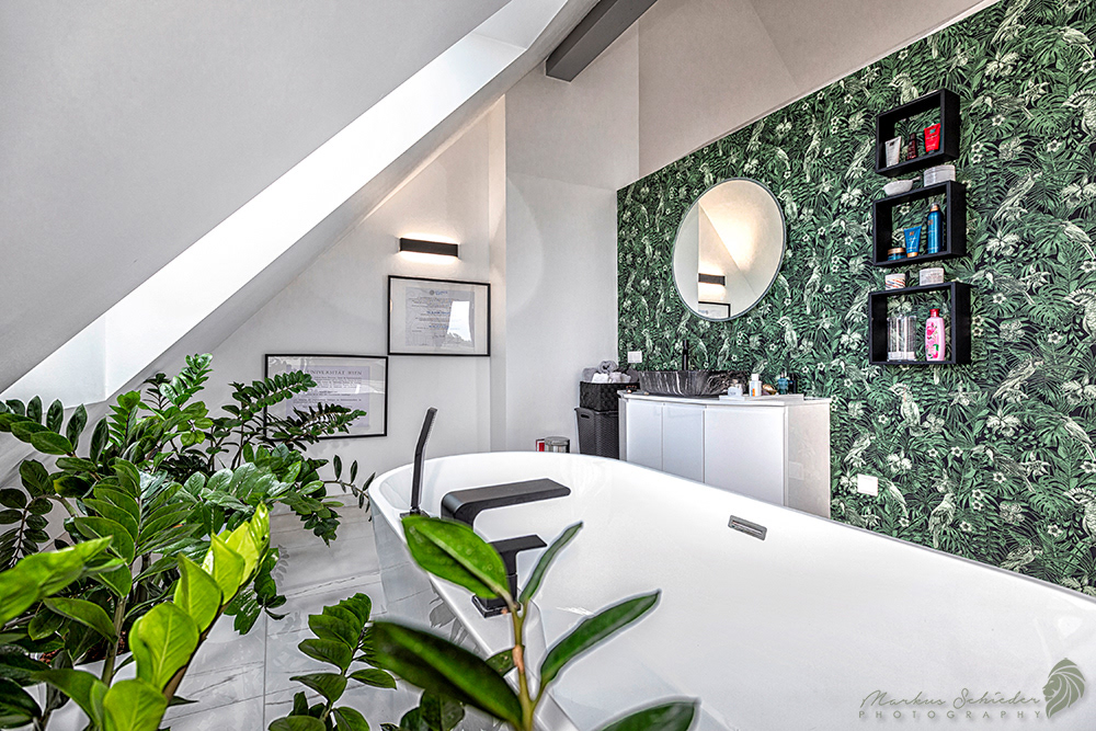 HIGH END REAL ESTATE