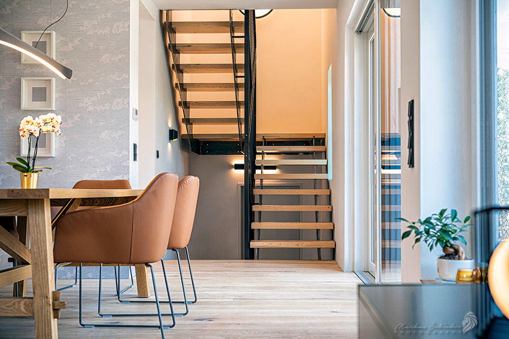 HIGH END REAL ESTATE