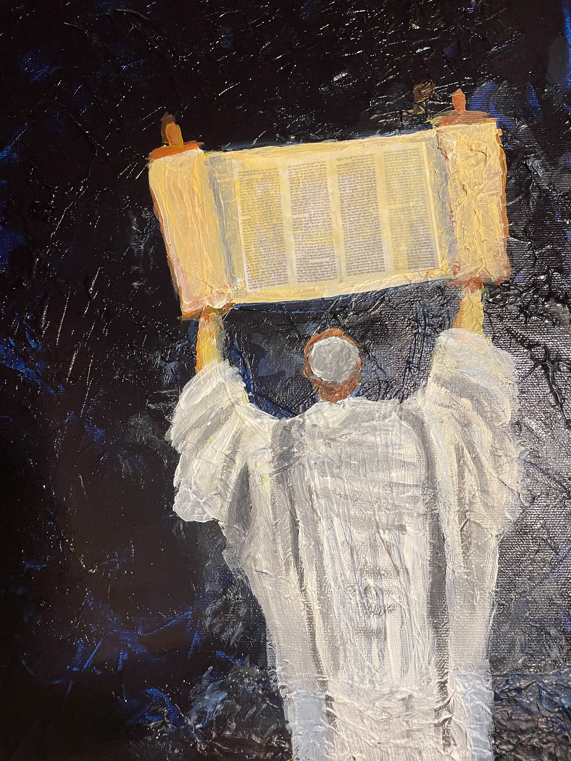 Hagbah, holding up Torah for all to see