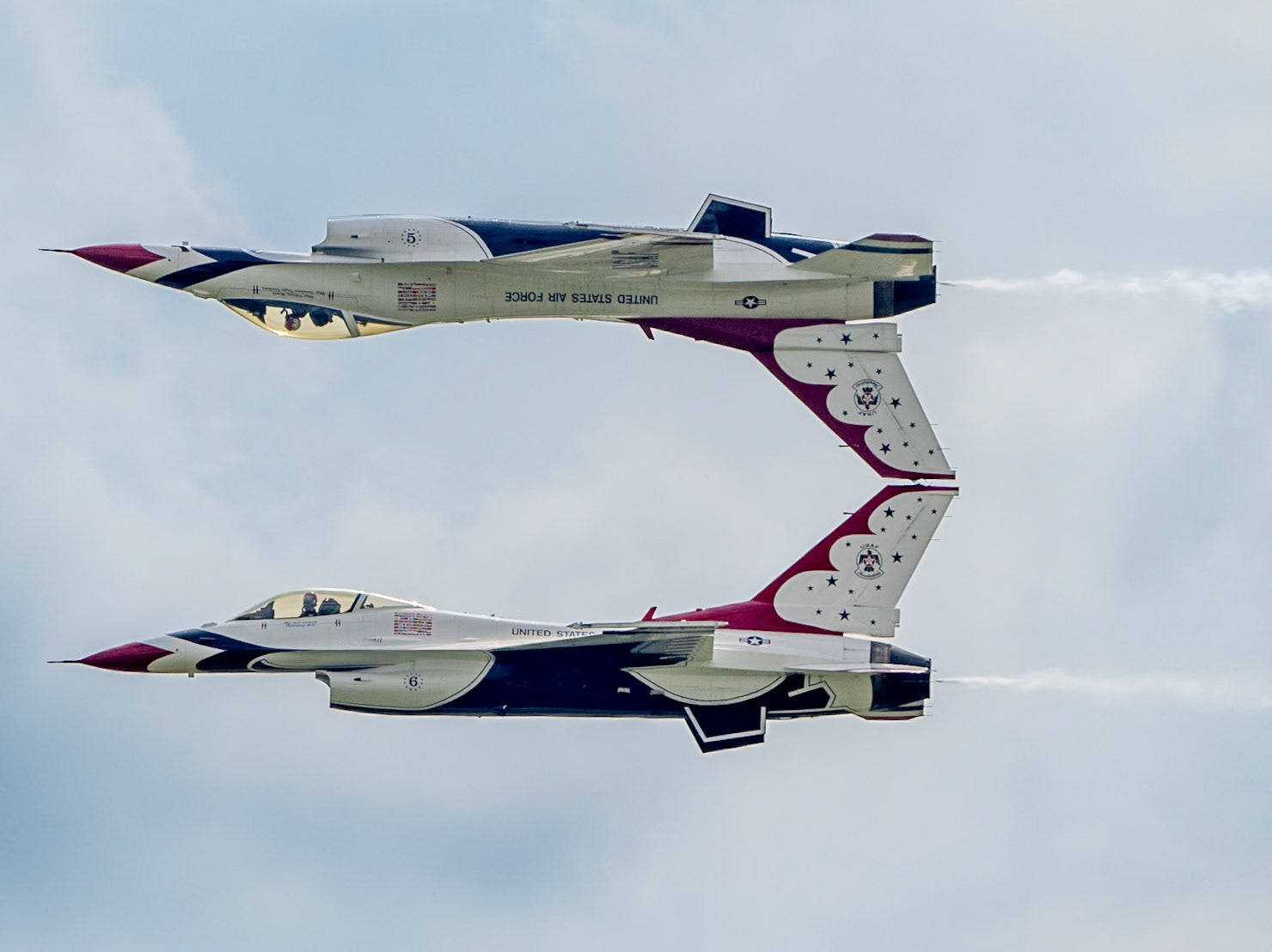 USAF Thunderbirds Calypso Pass