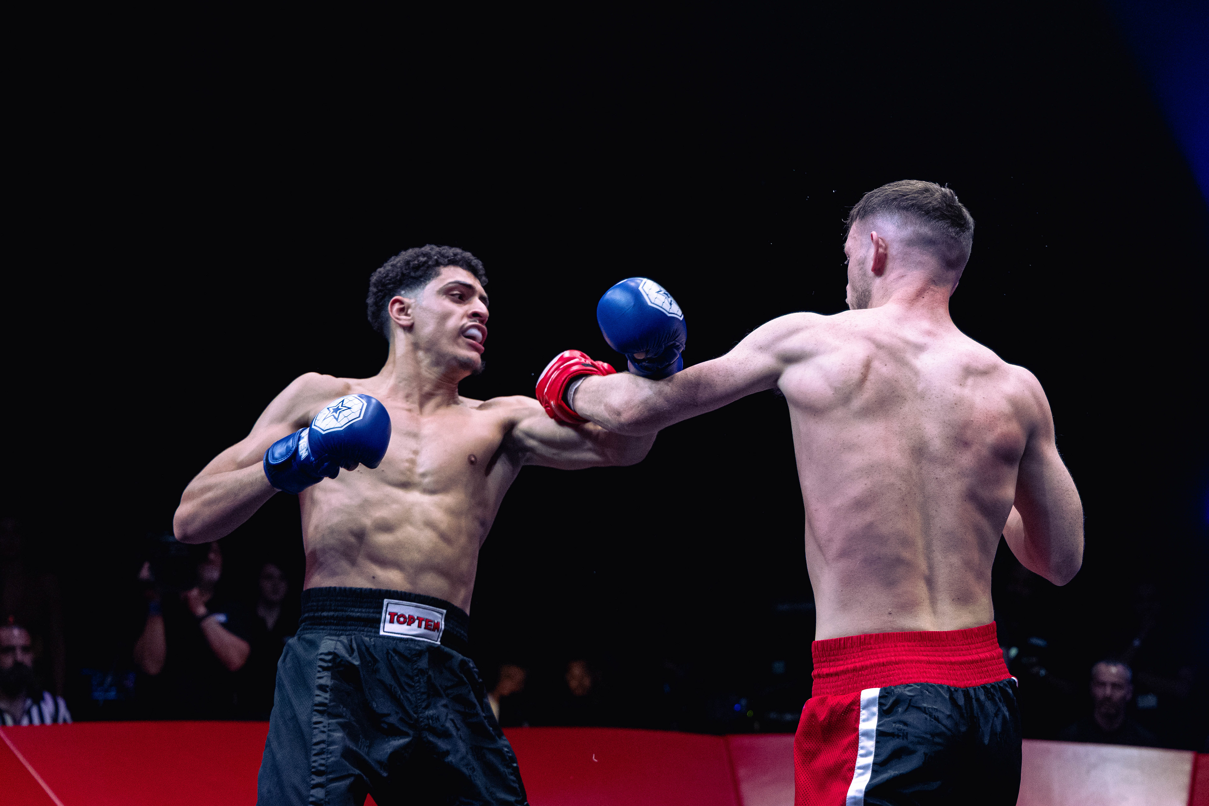 TOTAL KOMBAT O2 ARENA LONDON