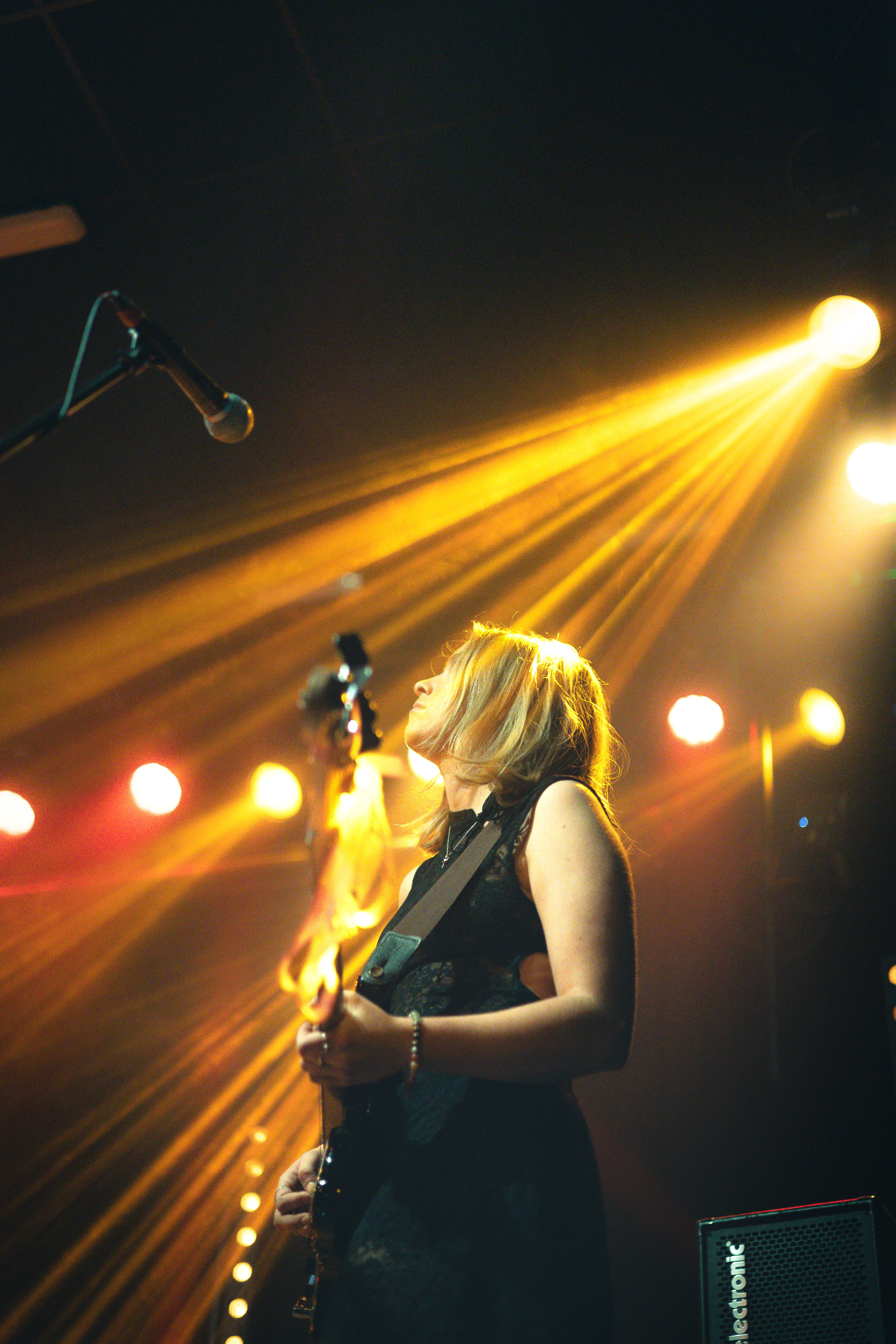 MIRRORS Live at Dali