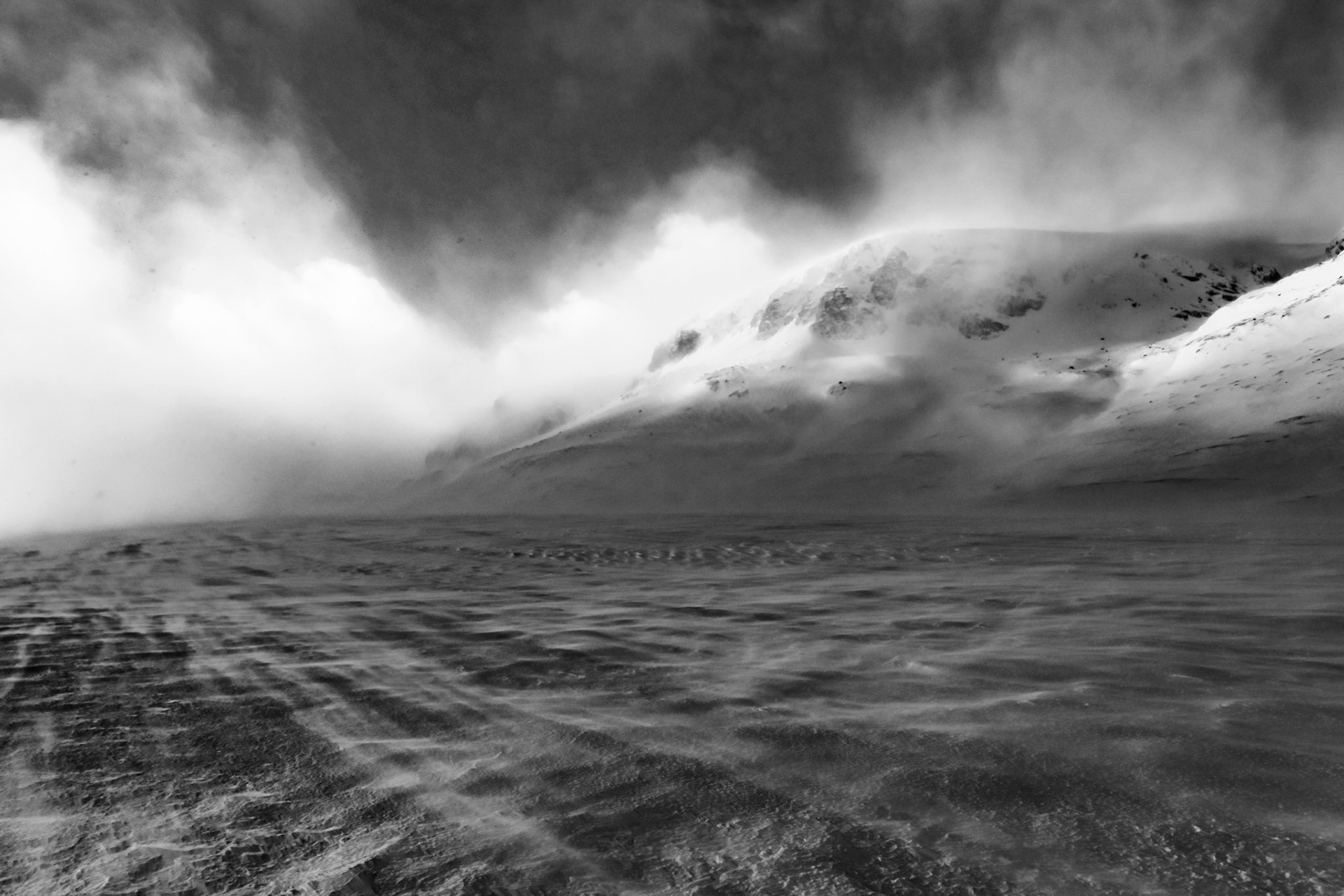 Hallingskarvet/Storm (Available from NOK 9000, depending on size and print material*)