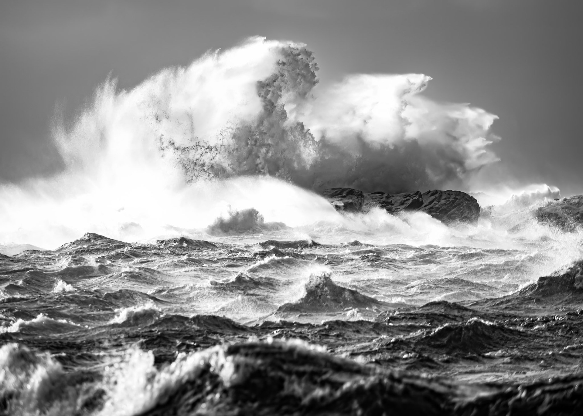 Korsfjorden ved «Tekslo» / Storm / 17 - 24 m/s  / 2022 / 60°9'33" N 5°0'40" E