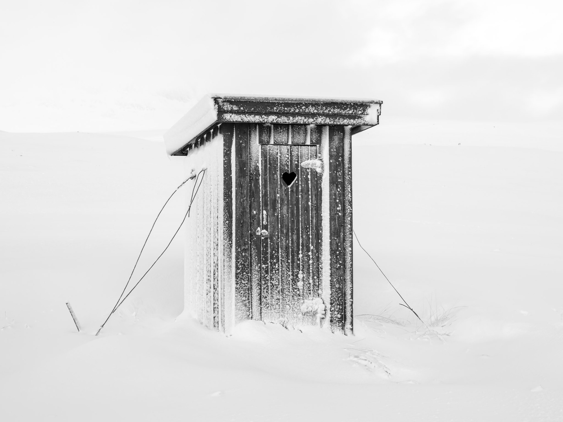 Hallingskarvet/Outhouse/Whiteout (Available from NOK 9000, depending on size and print material*)