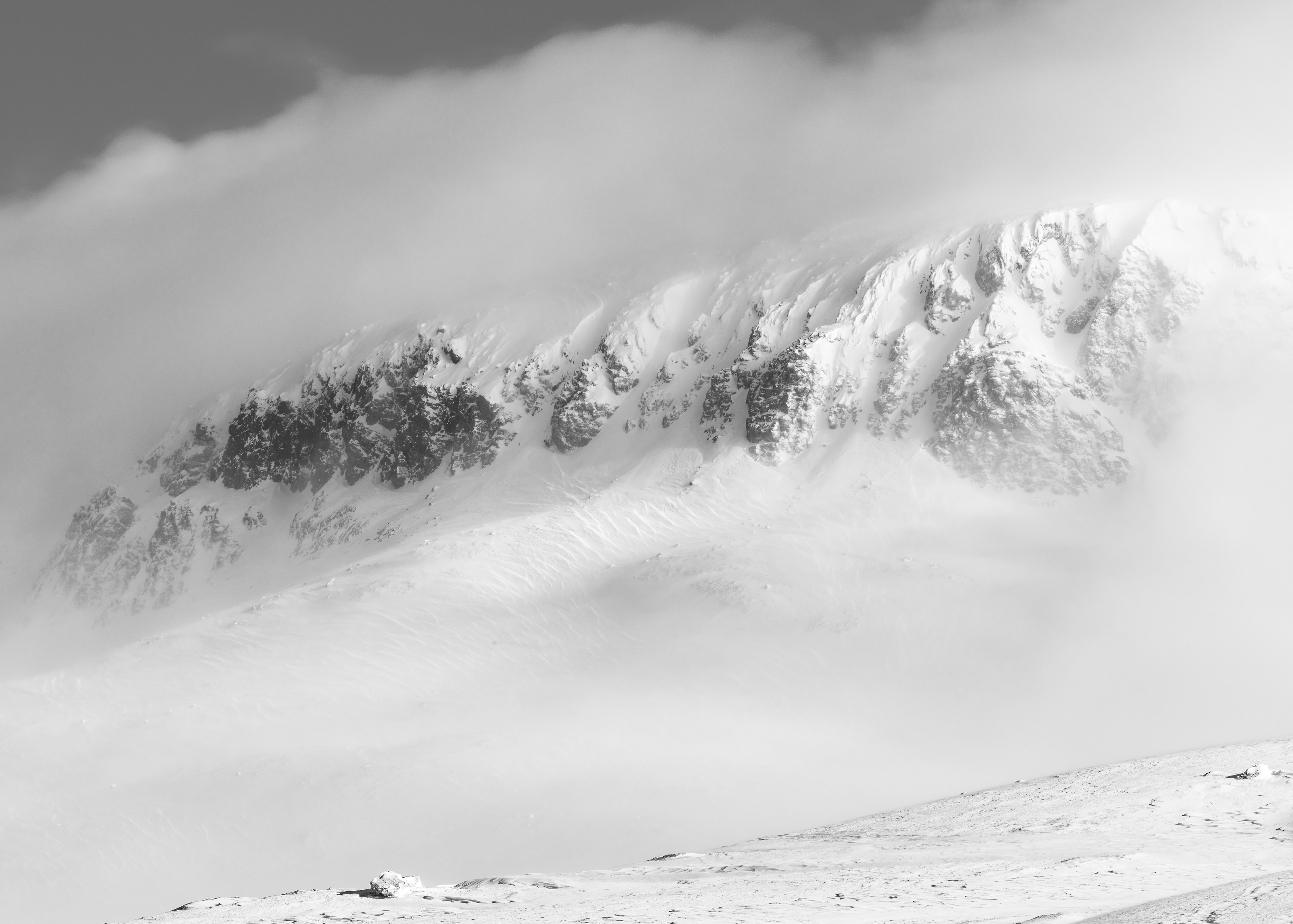 Hallingskarvet/Storm (Available from NOK 9000, depending on size and print material*)