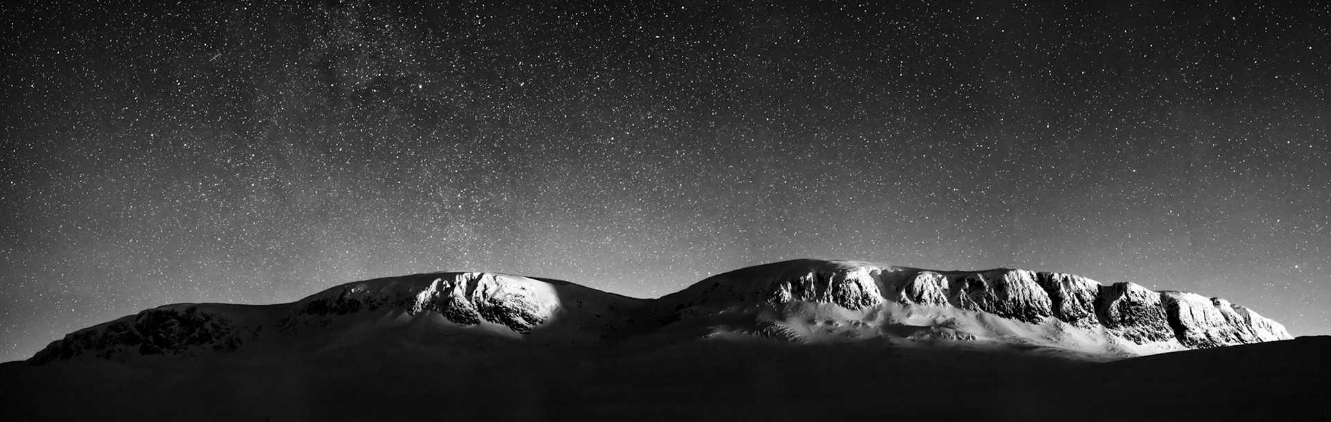 Hallingskarvet/Night/Aurora (Available from NOK 9000, depending on size and print material*)