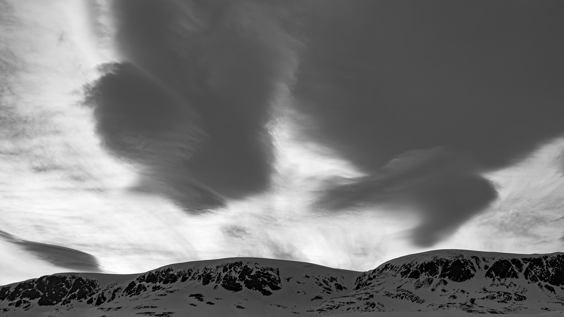 Hallingskarvet/Storm/Clouds (Available from NOK 9000, depending on size and print material*)