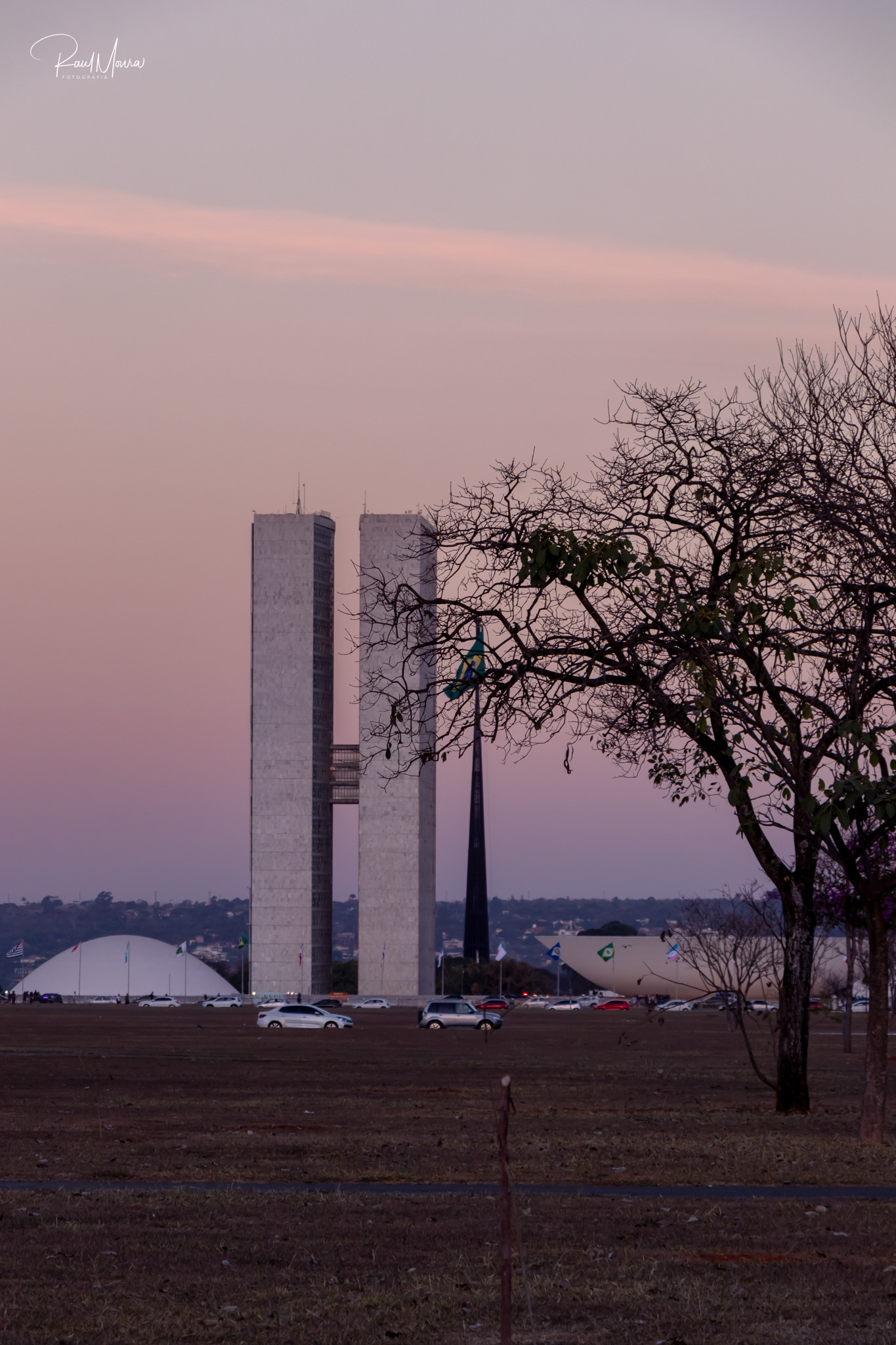 Esplanada dos Ministérios e o Congresso.