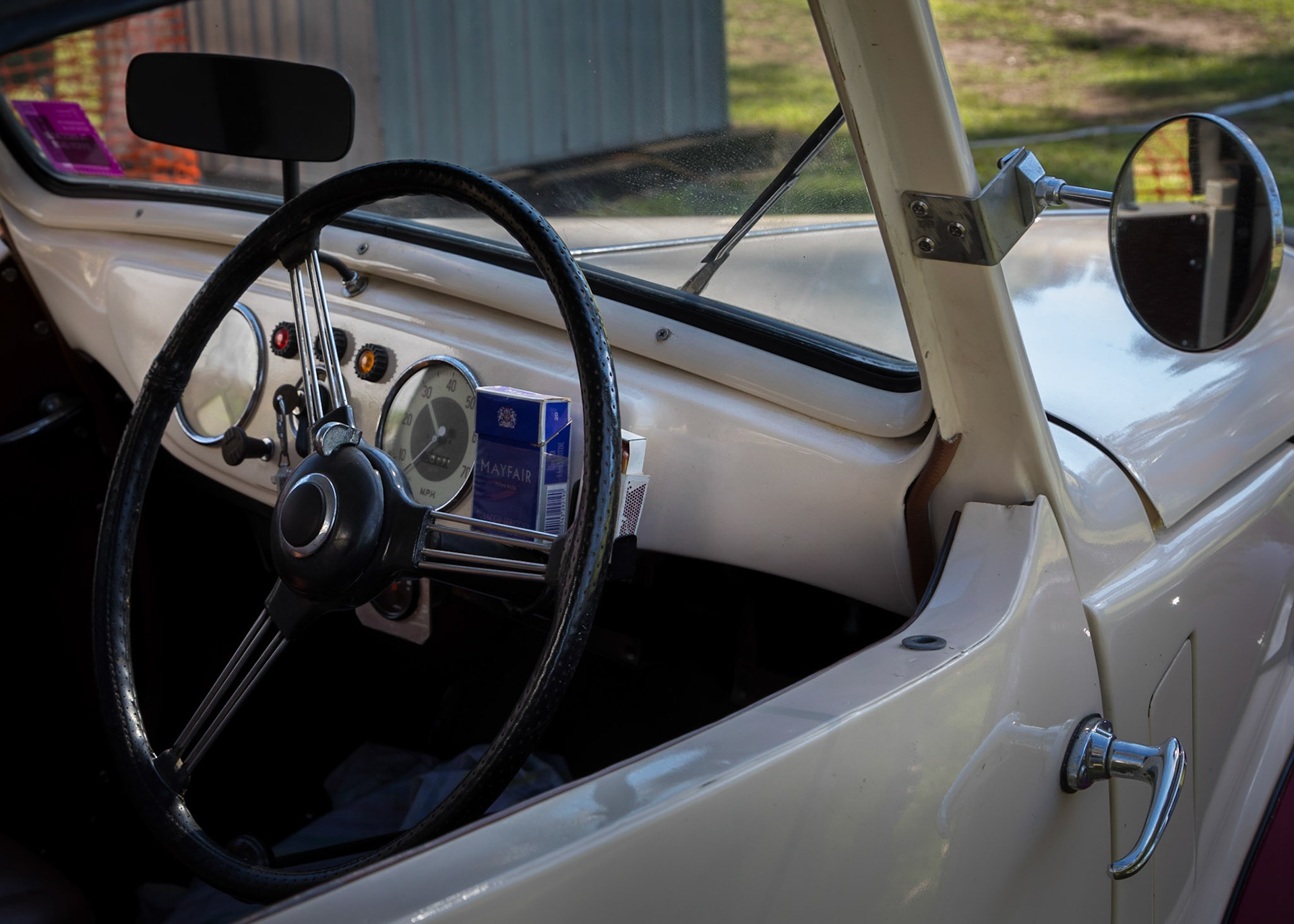 Morris 1938 E Model car (England)