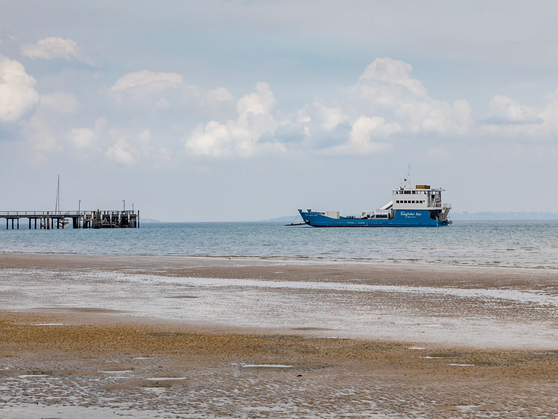 'Kingfisher Bay' barge arriving from the mainland