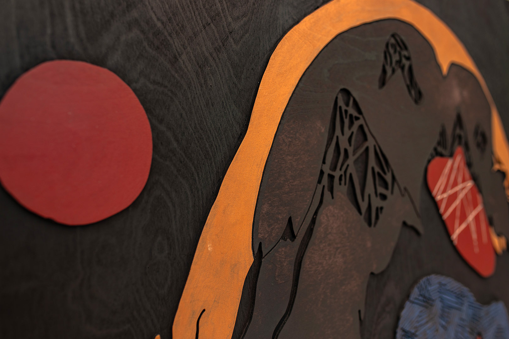 SOLARIS 4 | Acrylique, teinture sur bois sculpté / Acrylic, stain on sculpted wood | 48" x 36" | 2025