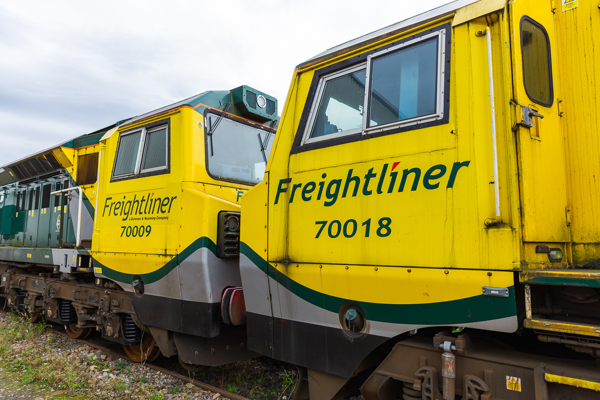 Freightliner 70018 & 70009