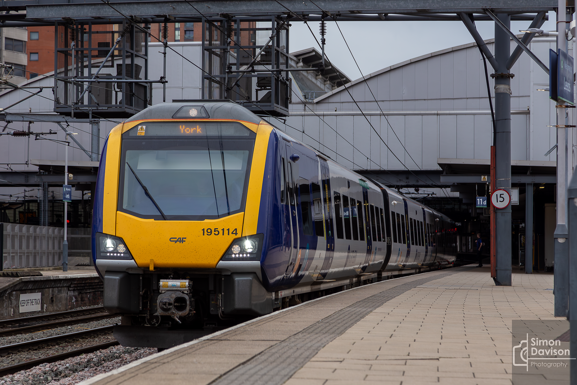 Northern 195114 departing Leeds
