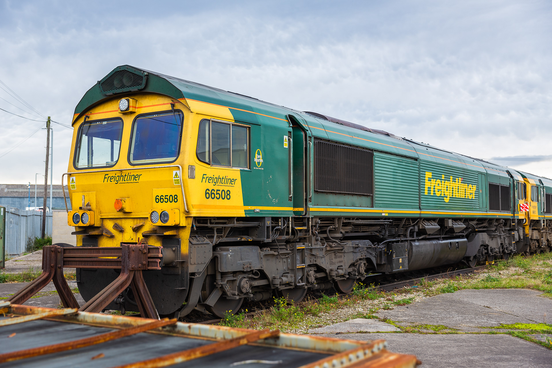 Freightliner 66508